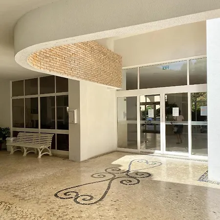 Marina Mar - Near The - *