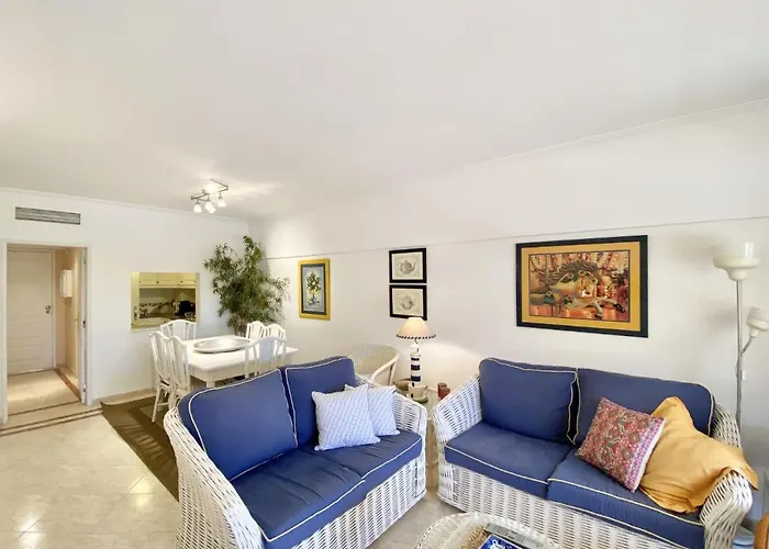 Marina Mar - Near The - فيلامورا