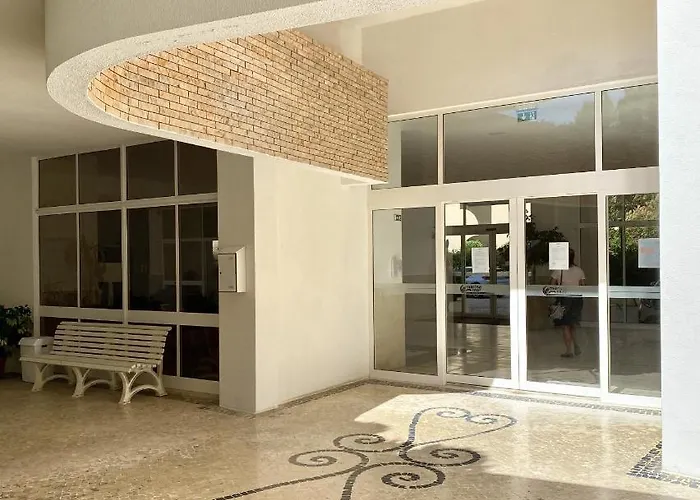 Marina Mar - Near The - *