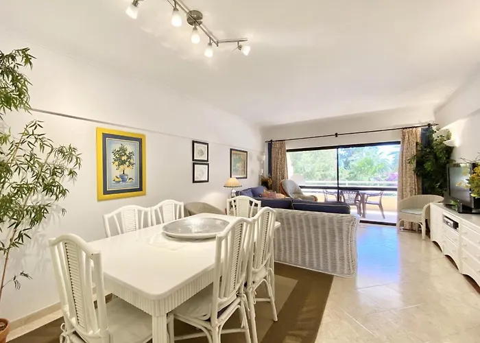 Marina Mar - Near The - فيلامورا